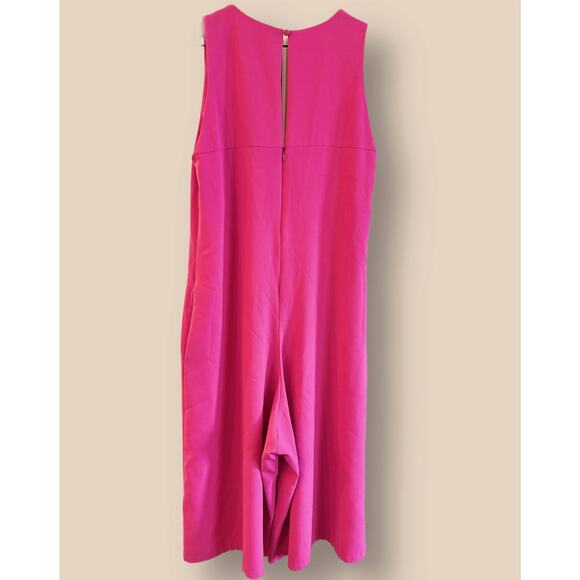 Vibrant Pink Culotte Jumpsuit with V-Neckline - Picture 7 of 9